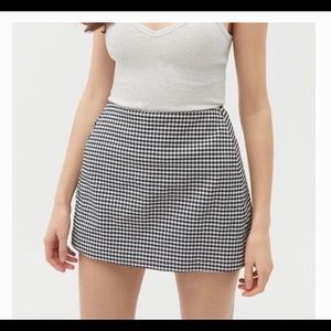 NWT - BDG Urban Outfitters Houndstooth/Checkered Mini Skirt Black & Whit…